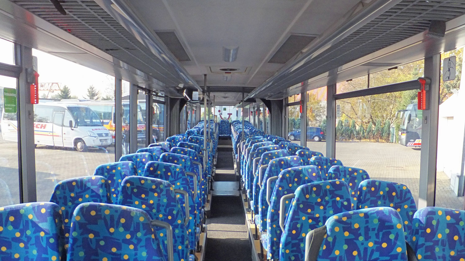 Gelenkbus, Setra 321 UL, 79 Sitzplätze