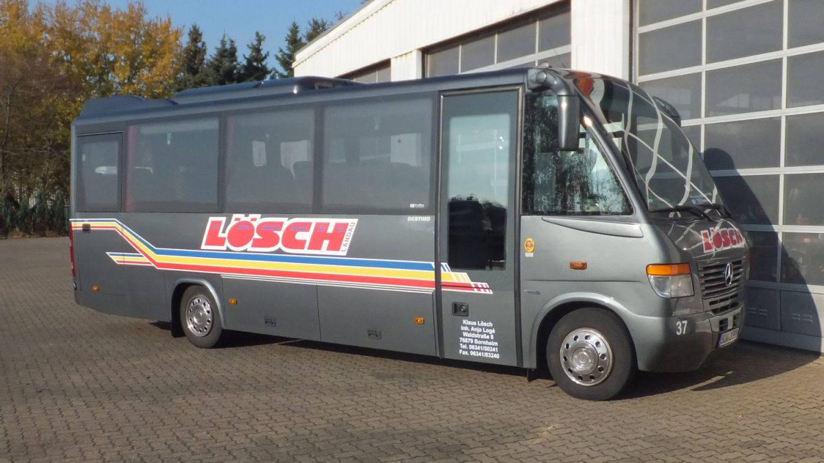 Reisebus, Kühlschrank, WC, 24-26 Sitzplätze